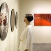 Japanese artist “paints the Moon” with Vietnamese lacquer