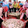‘Banh day’ making contest in Lai Chau province