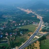 Work starts on road connecting Thang Long boulevard and Hanoi - Hoa Binh expressway