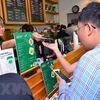 Vietnamese people aiming for a cashless society 