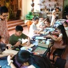 Free class spreads love of traditional art