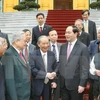 President meets former experts to Cambodia