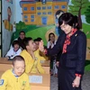 Japan PM’s spouse visits children with disabilities in Vietnam