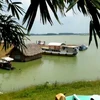 Peaceful beauty at a southern lake