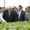 Israeli president visits hi-tech VinEco Tam Dao project