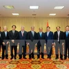 Prime Minister greets Japanese, RoK guests