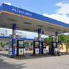 Petrolimex begins trading on HoSE
