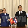 PM Nguyen Xuan Phuc holds talks with Thai counterpart