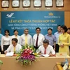 Vietnam Airlines, Vietnam Post sign cooperation deal