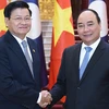 Lao PM starts official visit to Vietnam