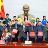 Hanoi honours 10 outstanding young people