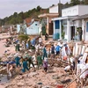 Binh Thuan: 11 houses collapse due to coastal erosion