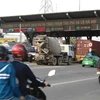 Cut toll booths, road fees: transport firms
