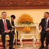 Vietnam National Assembly presents gift to Cambodian Senate