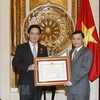 Vietnam’s Friendship Order presented to Chinese Ambassador 