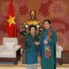 Legislative leader receives Lao NA ethnic committee’s delegation