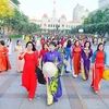 Over 100,000 people join HCM City Ao Dai festival’s activities 