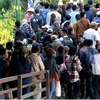 Cambodian workers return home from Thailand for Songkran