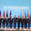 32nd ASEAN Summit opens in Singapore 