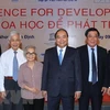 PM visits int’l science and education centre in Binh Dinh