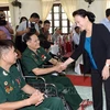 NA Chairwoman presents gifts to war invalids in Ha Nam 