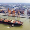Vietnam posts record trade surplus in first half 