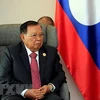 Top Lao leader receives Vietnamese Party officials