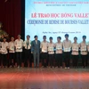 Vallet scholarships presented to Vietnamese students, researchers