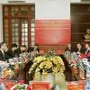 Vietnam, China court sectors enhance collaboration