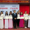 Hue students receive scholarships from Japan 