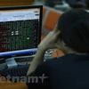 VN Index drops to 900 points on December 24
