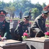 Cambodian armed forces delegation visits martyrs’ cemetery in Gia Lai