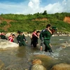 Lai Chau border force presents scholarships to poor students