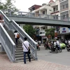 Transport ministry urges pedestrian bridge review