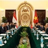 Vietnamese, Singaporean Deputy PMs hold talks