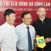 Football legend Ryan Giggs meets Nghe An, Ha Tinh clubs, fans