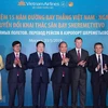 Prime Minister asks Vietnam Airlines to better services