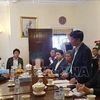 Deputy FM visits overseas Vietnamese in UK