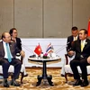 PM meets with leaders on sidelines of 34th ASEAN Summit 