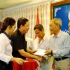 Gifts presented to Overseas Vietnamese in Cambodia