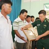 Vietnamese fishermen awarded for saving Philippine sailors 