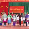 Lao nationals in Son La granted Vietnamese citizenship