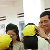  Over 1,300 primary students in Gia Lai receive free helmets 