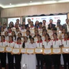 Thai firm presents scholarships to needy Vietnamese students