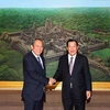 Deputy PM Truong Hoa Binh meets with Cambodian leaders