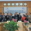 Vietnam Airlines commits to promote tourism