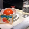 Vietnam Airlines serves passengers Canh oranges