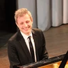 French pianist to perform works for the left hand 