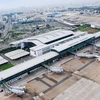 Tan Son Nhat airport seeks to close runway for repairs