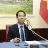 Vietnam, UK discuss ways to fight COVID-19, promote bilateral ties